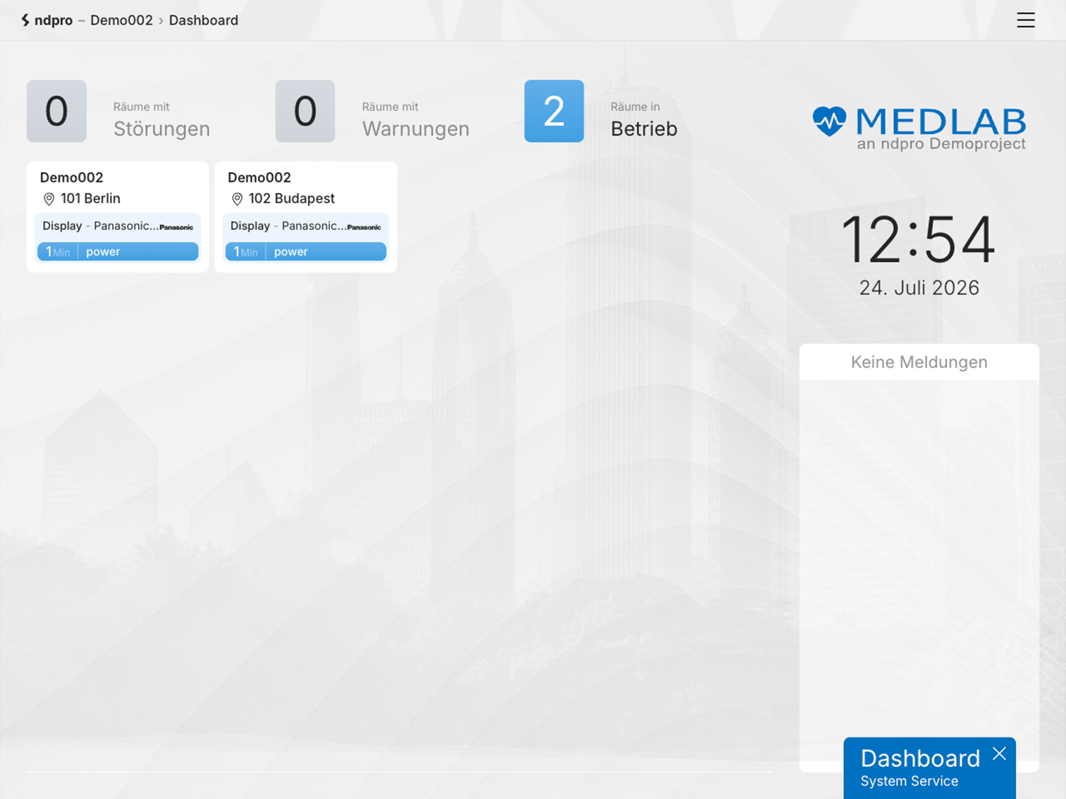 Monitoring-Dashboard mit Live-Status, Warnungen und Betriebszuständen aller verbundenen Geräte.